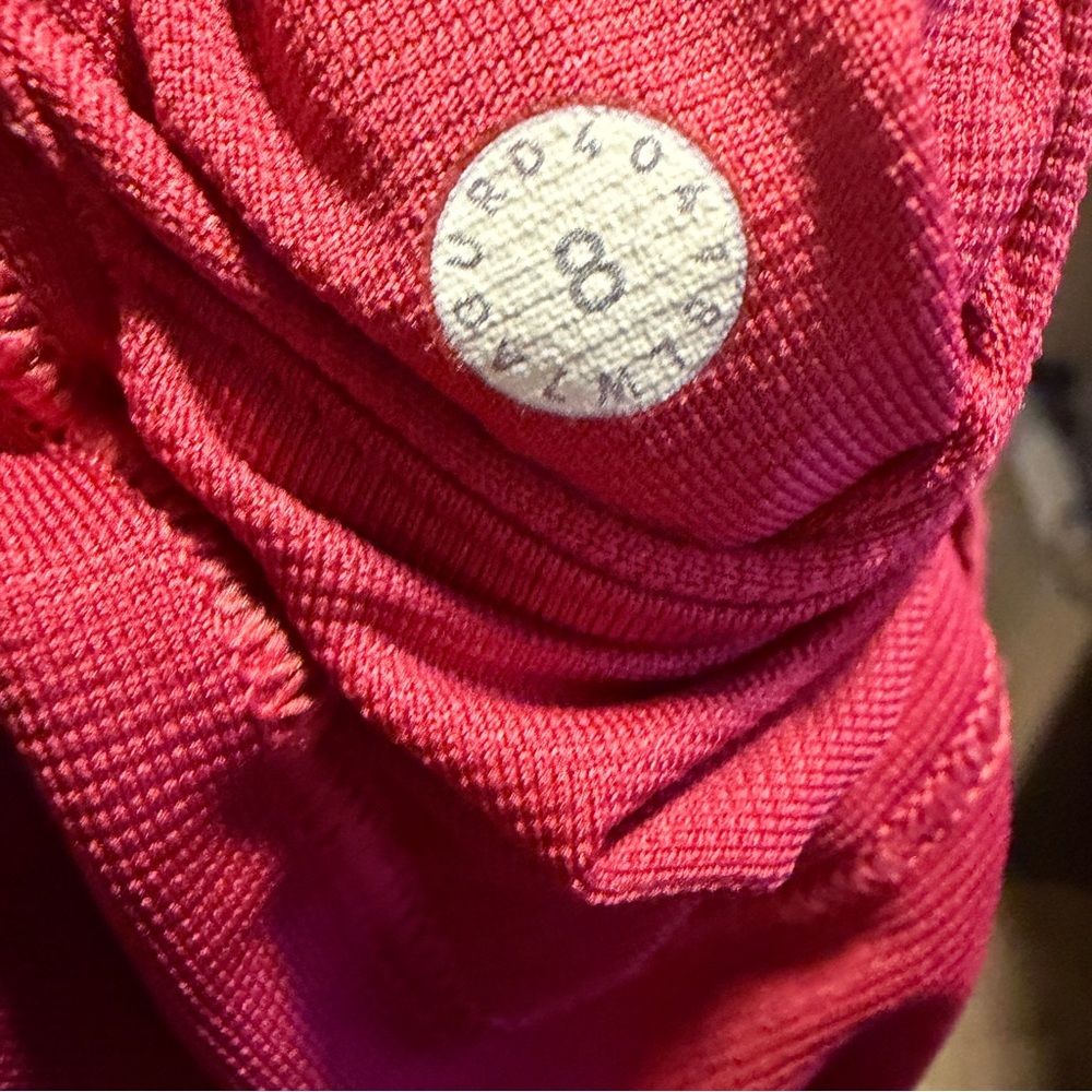 Lululemon Speed Up LR Lined Short 2.5" Lined Dark Red Sz 4 - Picture 2 of 2